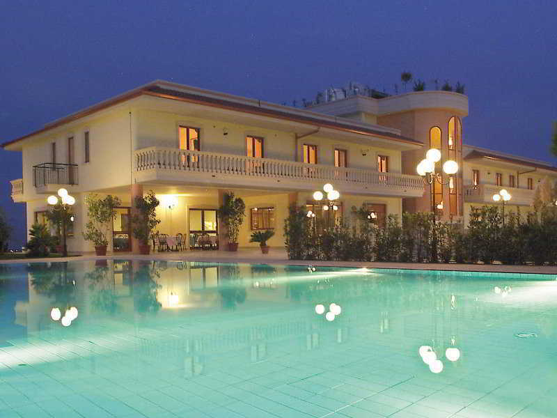 Hotel Parco Serrone Corato Exterior photo