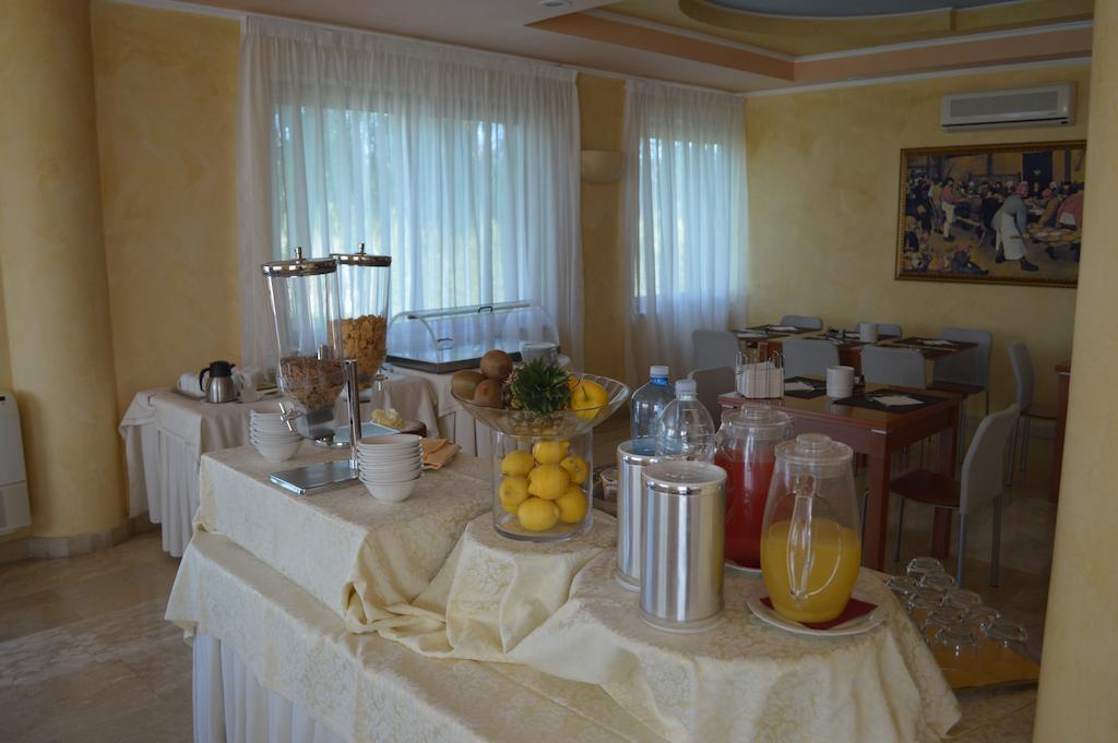 Hotel Parco Serrone Corato Exterior photo